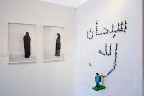 10 juin : Au printemps des Arts Fair Tunis le lmendemain matin du dernier jour. L'exposition polémique qui a lancé un grand mouvement de protestations au dernier jour accusant ces artistes de porter atteint au sacré. La nuit des affrontements ont eu lieu entre la police et des dizaines de salafistes qui ont tenté de s'introduire dans le Palais Abdellia qui accueilli cette expo d'art dans le but de détruire les ouevres qui portaient atteintes au sacré. Cette polémique engagera les premiers affrontements entre l'état et les salafistes depuis deux jours obligeant le gouvernement à établir un nouveau couvre feu