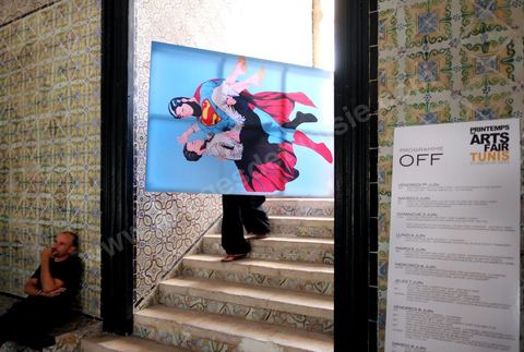 Au printemps des Arts Fair Tunis au soir du dernier jour. L'exposition polémique qui a lancé un grand mouvement de protestations au dernier jour accusant ces artistes de porter atteint au sacré.
