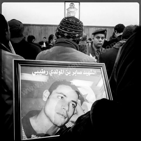 Audience du Tribunal militaire du Kef où sont jugés les responsables des morts notamment de Thala et Kasserine. Familles des victimes.