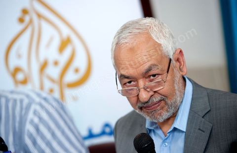 13 juin Cité Ettahrir Tunis : Le chef du parti islamiste Ennahda au pouvoir en Tunisie, Rached Ghannouchi, a appellé mercredi 13 juin au matin lors d'une conférence de presse, la population à descendre dans la rue et à protéger les bâtiments publics vendredi prochain, en réponse aux nouvelles manifestations annoncées le même jour par des salafistes. Symboliquement la conférence de presse a eu lieu à la Cité Ettahrir, une banlieue populaire de Tunis où des affrontements ont eu lieu ces deux derniers jours.
