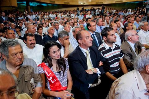 16 juin : Beji Caied Essebsi a annoncé officiellement la création du mouvement politique "Nidaa Tounes" (Appel de la Tunisie) dans un palais des congrès plein à craquer. Au cours de son discours, l'ancien premier ministre a déclaré que l'actuel gouvernement ne peut pas à lui seul sortir le pays de l'impasse. Lors de l’annonce du lancement du nouveau parti, Beji Caied Essebsi a estimé que son but était de réunir tout le monde pour l’intérêt du pays. Il a également insisté pour que l’article numéro un de l’ancienne constitution soit gardé.