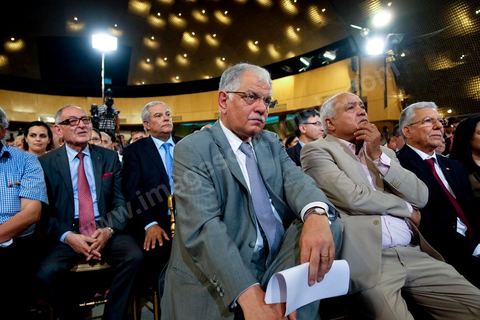 16 juin : Au premier rang Kamel Morjane, Ahmed Brahim, Taieb Baccouche ... Beji Caied Essebsi a annoncé officiellement la création du mouvement politique "Nidaa Tounes" (Appel de la Tunisie) dans un palais des congrès plein à craquer. Au cours de son discours, l'ancien premier ministre a déclaré que l'actuel gouvernement ne peut pas à lui seul sortir le pays de l'impasse. Lors de l’annonce du lancement du nouveau parti, Beji Caied Essebsi a estimé que son but était de réunir tout le monde pour l’intérêt du pays. Il a également insisté pour que l’article numéro un de l’ancienne constitution soit gardé. 