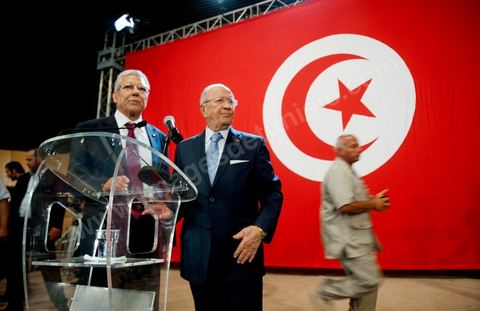 16 juin : Beji Caied Essebsi a annoncé officiellement la création du mouvement politique "Nidaa Tounes" (Appel de la Tunisie) dans un palais des congrès plein à craquer. Au cours de son discours, l'ancien premier ministre a déclaré que l'actuel gouvernement ne peut pas à lui seul sortir le pays de l'impasse. Lors de l’annonce du lancement du nouveau parti, Beji Caied Essebsi a estimé que son but était de réunir tout le monde pour l’intérêt du pays. Il a également insisté pour que l’article numéro un de l’ancienne constitution soit gardé.