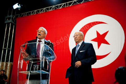 16 juin : Beji Caied Essebsi a annoncé officiellement la création du mouvement politique "Nidaa Tounes" (Appel de la Tunisie) dans un palais des congrès plein à craquer. Au cours de son discours, l'ancien premier ministre a déclaré que l'actuel gouvernement ne peut pas à lui seul sortir le pays de l'impasse. Lors de l’annonce du lancement du nouveau parti, Beji Caied Essebsi a estimé que son but était de réunir tout le monde pour l’intérêt du pays. Il a également insisté pour que l’article numéro un de l’ancienne constitution soit gardé.