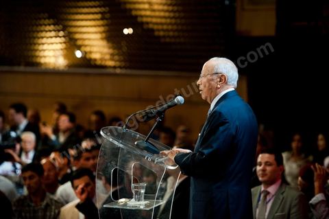 16 juin : Beji Caied Essebsi a annoncé officiellement la création du mouvement politique "Nidaa Tounes" (Appel de la Tunisie) dans un palais des congrès plein à craquer. Au cours de son discours, l'ancien premier ministre a déclaré que l'actuel gouvernement ne peut pas à lui seul sortir le pays de l'impasse. Lors de l’annonce du lancement du nouveau parti, Beji Caied Essebsi a estimé que son but était de réunir tout le monde pour l’intérêt du pays. Il a également insisté pour que l’article numéro un de l’ancienne constitution soit gardé.