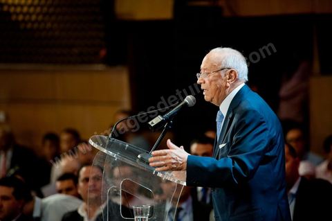 16 juin : Beji Caied Essebsi a annoncé officiellement la création du mouvement politique "Nidaa Tounes" (Appel de la Tunisie) dans un palais des congrès plein à craquer. Au cours de son discours, l'ancien premier ministre a déclaré que l'actuel gouvernement ne peut pas à lui seul sortir le pays de l'impasse. Lors de l’annonce du lancement du nouveau parti, Beji Caied Essebsi a estimé que son but était de réunir tout le monde pour l’intérêt du pays. Il a également insisté pour que l’article numéro un de l’ancienne constitution soit gardé.