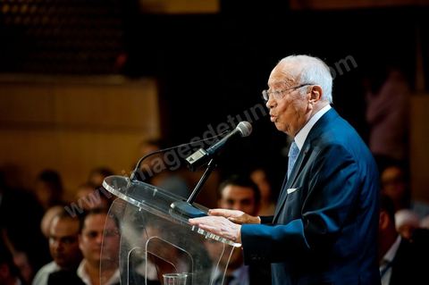 16 juin : Beji Caied Essebsi a annoncé officiellement la création du mouvement politique "Nidaa Tounes" (Appel de la Tunisie) dans un palais des congrès plein à craquer. Au cours de son discours, l'ancien premier ministre a déclaré que l'actuel gouvernement ne peut pas à lui seul sortir le pays de l'impasse. Lors de l’annonce du lancement du nouveau parti, Beji Caied Essebsi a estimé que son but était de réunir tout le monde pour l’intérêt du pays. Il a également insisté pour que l’article numéro un de l’ancienne constitution soit gardé.