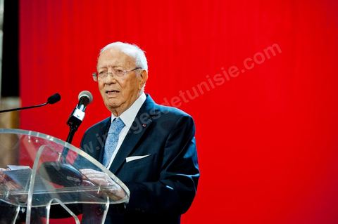 16 juin : Beji Caied Essebsi a annoncé officiellement la création du mouvement politique "Nidaa Tounes" (Appel de la Tunisie) dans un palais des congrès plein à craquer. Au cours de son discours, l'ancien premier ministre a déclaré que l'actuel gouvernement ne peut pas à lui seul sortir le pays de l'impasse. Lors de l’annonce du lancement du nouveau parti, Beji Caied Essebsi a estimé que son but était de réunir tout le monde pour l’intérêt du pays. Il a également insisté pour que l’article numéro un de l’ancienne constitution soit gardé.
