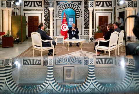 23 juin : au Premier Ministère, interview de Hamadi Jebali, Premier Ministre tunisien, pour TV5 émission "Internationale" en partenariat avec Le Monde et RFI