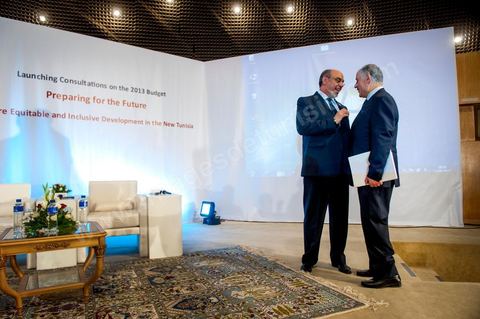 23 juin : Hamadi Jebali et Mustapha Kamel Nabli, gouverneur d ela Banque Centrale de Tunis, à quelques jours de son limogeage, au Palais des Congrès de Tunis manifestation pour le "Lancement des Consultations sur le Budget 2013, Préparons l'avenir pour un développement équitable et inclusif d'une Tunisie Nouvelle" présidée par Hamadi Jebali, Premier Ministre Tunisien, avec la présence exceptionnelle de Joseph Stiglitz, Prix Nobel d'Economie 2011 et les membres du gourvenement.