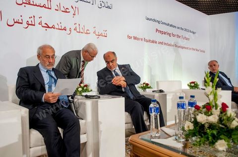 23 juin au Palais des Congrès de Tunis manifestation pour le "Lancement des Consultations sur le Budget 2013, Préparons l'avenir pour un développement équitable et inclusif d'une Tunisie Nouvelle" présidée par Hamadi Jebali, Premier Ministre Tunisien, avec la présence exceptionnelle de Joseph Stiglitz, Prix Nobel d'Economie 2011 et les membres du gourvenement.