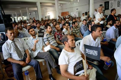 Meeting du Hizb ut Tahrir (parti de la liberation) au parc des expositions, dimanche 24 juin au parc des expositions à la Soukra (banlieue de Tunis). Le Hizb ut Tahrir, un parti internationaliste, partisan de la restauration du califat. Pour l'instant, le parti n'est pas autorisé en Tunisie en raison de sa référence à la religion.