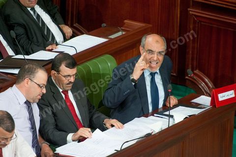 29 juin : Hamadi Jebali (bas à droite) chef du gouvernement, avec à ses cotés Ali Laryedh, ministre de l'Intérieur, Samir Dilou, ministre de la Justice transitionnelle et des Droits de l'homme et Abderrazak Kilani, Ministre des relations avec l'Assemblée à la  séance plénière à l'Assemblée Nationale Constituante avec la présence de Hamadi Jebali, chef du gouvernement, et un grand nombre de ministres. Cette séance plénière a été convoqué pour entendre le gouvernement sur l'affaire de l'extradition de ex-premier ministre libyen Baghdadi Mahmoudi. 