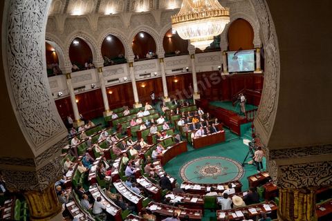 29 juin : l'hémicylce de l'ANC a fait le plein ce vendredi pour la séance plénière à l'Assemblée Nationale Constituante avec la présence de Hamadi Jebali, chef du gouvernement, et un grand nombre de ministres. Cette séance plénière a été convoqué pour entendre le gouvernement sur l'affaire de l'extradition de ex-premier ministre libyen Baghdadi Mahmoudi. 