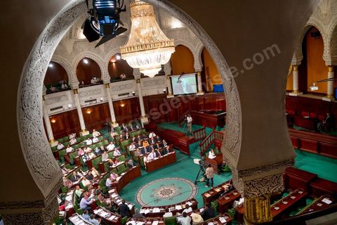 29 juin : l'hémicylce de l'ANC a fait le plein ce vendredi pour la séance plénière à l'Assemblée Nationale Constituante avec la présence de Hamadi Jebali, chef du gouvernement, et un grand nombre de ministres. Cette séance plénière a été convoqué pour entendre le gouvernement sur l'affaire de l'extradition de ex-premier ministre libyen Baghdadi Mahmoudi. 