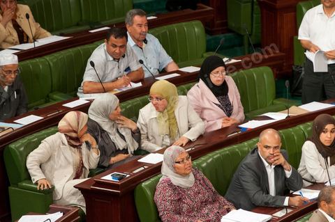 29 juin : députés Ennahadha à la séance plénière à l'Assemblée Nationale Constituante avec la présence de Hamadi Jebali, chef du gouvernement, et un grand nombre de ministres. Cette séance plénière a été convoqué pour entendre le gouvernement sur l'affaire de l'extradition de ex-premier ministre libyen Baghdadi Mahmoudi. 