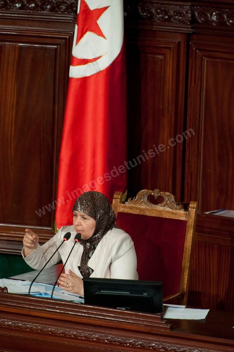 29 juin : Meherzia Laabidi (Mouvement Ennahdha), première vice-présidente de l'Assemblée Nationale Constituante à la séance plénière à l'Assemblée Nationale Constituante avec la présence de Hamadi Jebali, chef du gouvernement, et un grand nombre de ministres. Cette séance plénière a été convoqué pour entendre le gouvernement sur l'affaire de l'extradition de ex-premier ministre libyen Baghdadi Mahmoudi. 