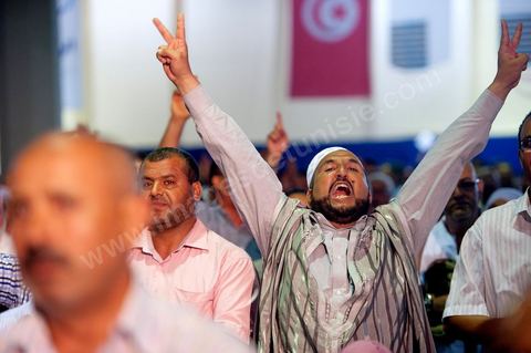 12 juillet : lors du 9ème congrès du mouvement islamiste Ennahdha, parti au pouvoir en Tunisie. plus de 10 000 congrèsites pour la grande cérémonie d'ouverture du congrès qui cloturera le 15 juillet.