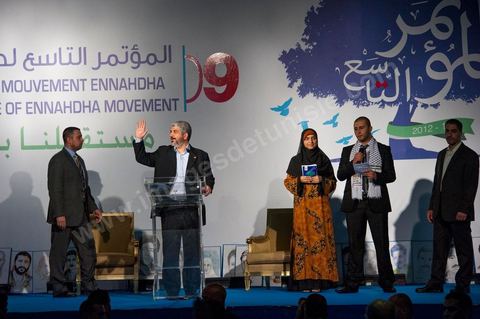 12 juillet : Khaled Mechaal, président du bureau politique du parti Hamas palestiniien, lors du 9ème congrès du mouvement islamiste Ennahdha, parti au pouvoir en Tunisie. plus de 10 000 congrèsites pour la grande cérémonie d'ouverture du congrès qui cloturera le 15 juillet.