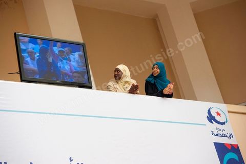 12 juillet : lors du 9ème congrès du mouvement islamiste Ennahdha, parti au pouvoir en Tunisie. plus de 10 000 congrèsites pour la grande cérémonie d'ouverture du congrès qui cloturera le 15 juillet.