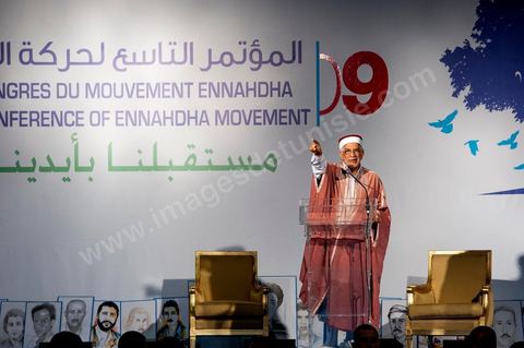 12 juillet : Abdelfatah Mourou, co fondateur historique du mouvement Ennhadha,  lors du 9ème congrès du mouvement islamiste Ennahdha, parti au pouvoir en Tunisie. plus de 10 000 congrèsites pour la grande cérémonie d'ouverture du congrès qui cloturera le 15 juillet.