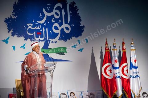 12 juillet : Abdelfatah Mourou, co fondateur historique du mouvement Ennhadha,  lors du 9ème congrès du mouvement islamiste Ennahdha, parti au pouvoir en Tunisie. plus de 10 000 congrèsites pour la grande cérémonie d'ouverture du congrès qui cloturera le 15 juillet.