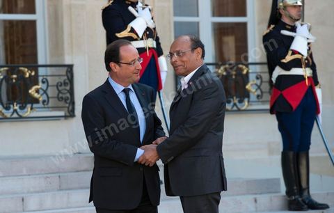 17 juillet : Accueil sur le perron de l'Elysée de Moncef Marzouki par François Hollande au 1er jour de la visite officielle de Moncef Marzouki, Président de la République tunisienne à Paris et Marseille