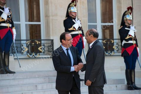 17 juillet : Accueil sur le perron de l'Elysée de Moncef Marzouki par François Hollande au 1er jour de la visite officielle de Moncef Marzouki, Président de la République tunisienne à Paris et Marseille
