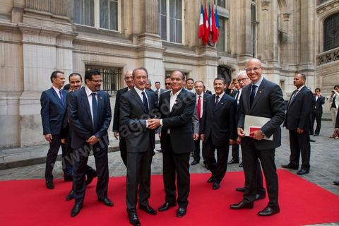 18 juillet : Le Président tunisien Moncef Marzouki est reçu à l'Hotel de Ville de Paris par Bertrand Delanoé, maire de Paris, au 2éme jour de la visite officielle de Moncef Marzouki, Président de la Républiqye tunisienne à Paris et Marseille