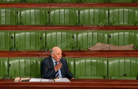 Chadli Ayari, élu gouverneur de la Banque centrale par l'Assemblée constituante le 24 juillet 2012 en dépit de sa proximité avec le RCD. Il remplace Mustapha Kamel Nabli, destitué la semaine précédente.