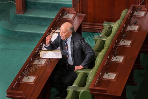 Chadli Ayari, élu gouverneur de la Banque centrale par l'Assemblée constituante le 24 juillet 2012 en dépit de sa proximité avec le RCD. Il remplace Mustapha Kamel Nabli, destitué la semaine précédente.