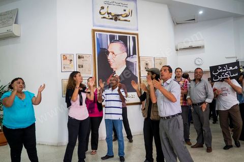 11 septembre 2012 : mouvement de grève au sein des quotidiens tunisiens Assabah et Le Temps pour la défense de leur liberté éditoriale au lendemain de l'échec de pourparlers avec le gouvernement dominé par les islamistes du parti Ennahda. "le gouvernement n'a montré aucune volonté de revenir sur la nomination récente de responsables controversés à la tête de certains médias", en l'occurrence les quotidiens en grève et les deux chaînes de la télévision publique, avait indiqué Nejiba Hamrouni, présidente du Syndicat national des journalistes (Snjt). 