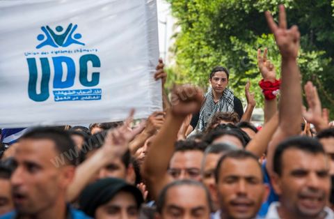 29 septembre 2012 : L’Union des Diplômés Chômeurs UDC conduit une marche protestataire pacifique contre la situation de chômage qui s'aggrave en Tunisie. Quelques centaines de manifestatnts, rassemblés devant l’Union Générale Tunisienne du Travail, ont entamé une marche pacifique vers l’avenue Habib Bourguiba à Tunis. Plusieurs slogans ont été scandés lors de cette marche appelant surtout au respect des revendications de la Révolution notamment «emploi, liberté et dignité nationale».