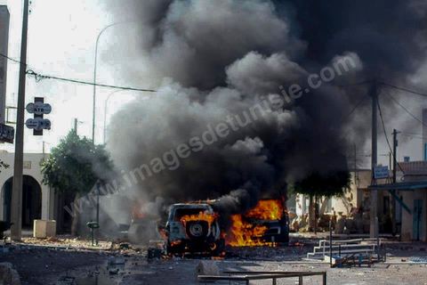 6 octobre 2012 : Des affrontements entre les forces de l'ordre tunisiennes et des manifestants protestant contre la réouverture d'une décharge publique sur l'île de Djerba ont fait 49 blessés parmi les policiers aujourd'hui, a indiqué Khaled Tarrouche, porte-parole du ministère de l'Intérieur. La manifestation a été déclanchée par la décision  des autorités locales de réouvrir jusqu'en 2013 une décharge publique très polluante.
