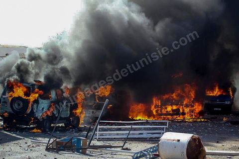 6 octobre 2012 : Des affrontements entre les forces de l'ordre tunisiennes et des manifestants protestant contre la réouverture d'une décharge publique sur l'île de Djerba ont fait 49 blessés parmi les policiers aujourd'hui, a indiqué Khaled Tarrouche, porte-parole du ministère de l'Intérieur. La manifestation a été déclanchée par la décision  des autorités locales de réouvrir jusqu'en 2013 une décharge publique très polluante.