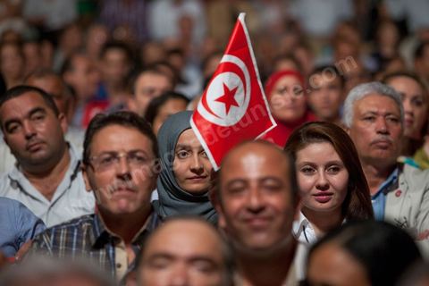 13 octobre 2012 : le Palais des Congrès s’est avéré trop petit pour accueillir les hommes et les femmes venues écouter le projet politique du Parti Républicain Al Joumhoury associé à Al Massar. Les responsables du parti Al Joumhoury Nejib Chebbi, Maya Jribi, Yassine Brahim, Saïd Aïdi sollicités de toute part sont entourés de personnalités politiques proches tels Ahmed Brahim, Samir Tayeb  d’al Massar  et d’autres, de courants politiques divers tels Mohsen Marzouk représentant Nida Tounes et Jawher Ben Mbarek représentant Desstourna, Hamma Hammami secrétaire général du PCOT, Parti communiste des ouvriers de Tunisie, Mohamed Kilani, président du parti socialiste de Gauche. Des députés parmi lesquels Nadia Chaabane, Khemais Ksilla, Issam Chebbi et de nombreuses associations ont assisté à cette manifestation.