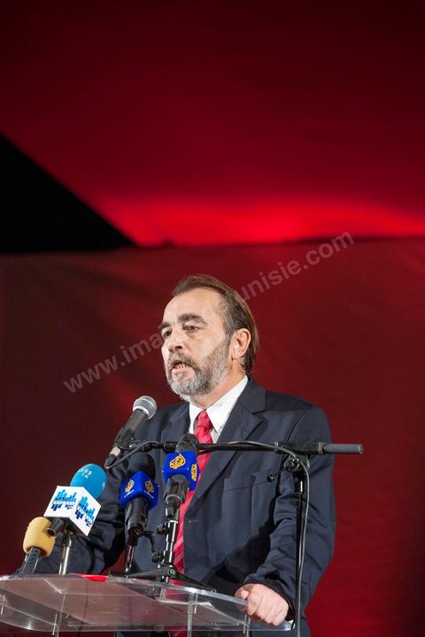 13 octobre 2012 : Pour Saïd Aïdi les valeurs commune de liberté, de démocratie, de justice sociale et de développement humain sont les valeurs communes aux partis qui avec le parti Al Joumhouri vont former une coalition la plus large possible pour les prochaines élections. Mais le peuple attend des solutions pour l’emploi, pour le développement régional et pour le développement humain. Le programme et les solutions qui seront mises en place doivent être clairs, qui en sera responsable et comment ce projet sera réalisé. le Palais des Congrès s’est avéré trop petit pour accueillir les hommes et les femmes venues écouter le projet politique du Parti Républicain Al Joumhoury associé à Al Massar. Les responsables du parti Al Joumhoury Nejib Chebbi, Maya Jribi, Yassine Brahim, Saïd Aïdi sollicités de toute part sont entourés de personnalités politiques proches tels Ahmed Brahim, Samir Tayeb  d’al Massar  et d’autres, de courants politiques divers tels Mohsen Marzouk représentant Nida Tounes et Jawher Ben Mbarek représentant Desstourna, Hamma Hammami secrétaire général du PCOT, Parti communiste des ouvriers de Tunisie, Mohamed Kilani, président du parti socialiste de Gauche. Des députés parmi lesquels Nadia Chaabane, Khemais Ksilla, Issam Chebbi et de nombreuses associations ont assisté à cette manifestation.