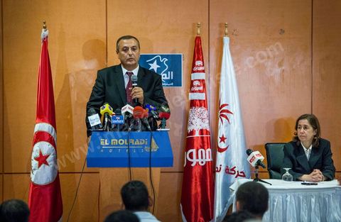 19 octobre : Issam Chebbi à la Conférence de presse de Al Jouhmouri et Al Massar suite à lamort du militant de Nidaa Tounes à Tatouine. Issam Chebbi porte parole de Al Jouhmouri a appelé au limogeage du ministre de l’Intérieur Ali Laârayedh,  exigeant qu’il y ait une sûreté républicaine et neutre pour assurer une transition démocratique pacifique. Les partis exigent, également, que les comités de protection de la révolution soient dissous et que l’on enquête sur eux. Ils ont appelé à un sit-in de protestation, lundi 22 octobre. 