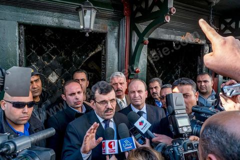 13 janvier : Visite du Ministre de l'Intérieur venu constater les dégats "nous privilégions la piste criminelle. Nous n'avons pas encore identifié de suspects. Nous suivons plusieurs pistes", déclare Ali Larayedh, au lendemain de l'incendie criminel du Mausolée de Sidi Bou Saïd El Béji au coeur du village touristique classé au patrimoine mondila de l'UNESCO.