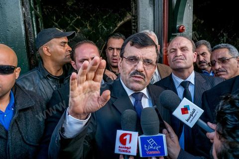 13 janvier : Visite du Ministre de l'Intérieur venu constater les dégats "nous privilégions la piste criminelle. Nous n'avons pas encore identifié de suspects. Nous suivons plusieurs pistes", déclare Ali Larayedh, au lendemain de l'incendie criminel du Mausolée de Sidi Bou Saïd El Béji au coeur du village touristique classé au patrimoine mondila de l'UNESCO.