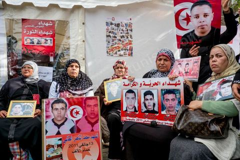 14 janvier 2013 : Un stand fut installé sur l'avenue pour commémorer les martyrs de la révolution de 2011 et de 2008. Entre l'avenue Habib Bourguiba et la place du 14 janvier, les tunisiens sont venus commémorer, dans une ambiance politique tendue, le deuxième anniversaire d ela Révolution marqué en 2011 par la fuite de l'ancien président Ben Ali.