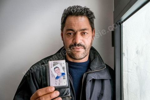 17 janvier : au bureau de la Ligue des Droits de l'Homme à Tunis, des familles de jeunes migrants partis vers les côtes italiennes en bateau clandestins et disparus en mer viennent pour réclamer une enquête.