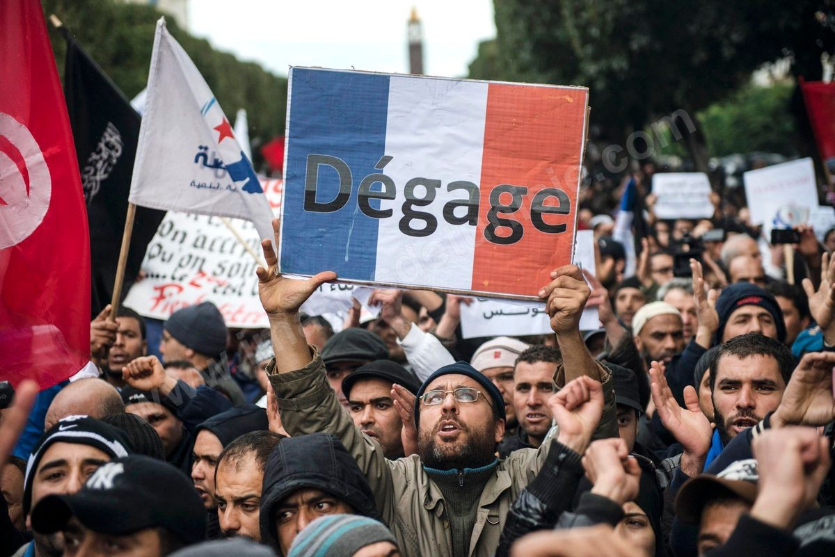 M18-700 Manifestation des Ennahdha 09022013