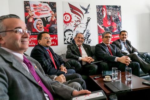 11 février 2013 : Réunion du Bureau exécutif du CPR juste avant la Conférence de Presse. Les trois ministres et deux secrétaires d’Etat issus du Congrès Pour la République ne démissionnent plus. C’est Mohamed Abbou, le secrétaire général du CPR, qui l’a affirmé lors d’une conférence de presse tenue dans la matinée de ce lundi 11 février, à l’Africa.