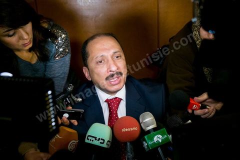 11 février 2013 : Les trois ministres et deux secrétaires d’Etat issus du Congrès Pour la République ne démissionnent plus. C’est Mohamed Abbou, le secrétaire général du CPR, qui l’a affirmé lors d’une conférence de presse tenue dans la matinée de ce lundi 11 février, à l’Africa.