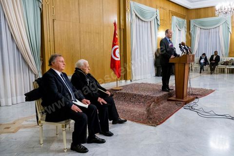 12 février 2013 : allocution à la presse de Mehdi Mabrouk, Ministre de la Culture, à la suite du "Conseil des Sages" réunit autour du Premier Ministère pour trouver une issue à la  grave crise politique qui secoue le pays. "Cette réunion avait pour but, non de soutenir la proposition de M. Jebali mais d'évaluer la situation générale, indépendament des partis politiques", à déclaré Mehdi Mabrouk, ministre de la culture, à l'issue de la rencontre qui a duré plus de trois heures.  "Leur analyse a été claire, a-t-il poursuivi. Ils ont insisté sur l'urgence, la nécessité d´un agenda pour les prochaines élections, la légitimité de l'Assemblée nationale constituante, et sur le besoin de sensibiliser sur tous ces thèmes les acteurs sociaux et les journalistes".