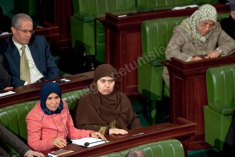 14 février 2013 : députés du parti Ennahdha. Convocation d'une séance extraordinaire à l'Assemblée Constituante pour débattre de la situation de crise polituqe en cours suite à l'assassinat de Chokri Belaid et l'annonce d ela formation d'un gouvernement de technocrates par Hammadi Jebali, Premier Ministre