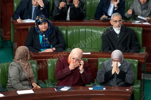 14 février 2013 : députés du parti Ennahdha. Convocation d'une séance extraordinaire à l'Assemblée Constituante pour débattre de la situation de crise polituqe en cours suite à l'assassinat de Chokri Belaid et l'annonce d ela formation d'un gouvernement de technocrates par Hammadi Jebali, Premier Ministre