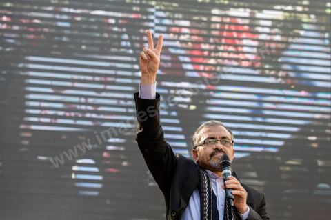 16 février 2013 : Ameur Laarayedh, chef du bureau politique d'Ennahdha lors d'une manifestation organisée le 16 février 2013 pour défendre la légitimité de l'Assemblée constituante et le principe d'un gouvernement politique.