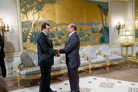 22 février 2013 : Palais Présidentiel de Carthage, Moncef Marzouki, Président de la République, reçoit Ali Laryedh, le nouveau Premier Ministre, choisit par le parti Ennahdha. Le Président remet sa décision au Premier Ministre. Puis intervention de Ali Laryedh. 